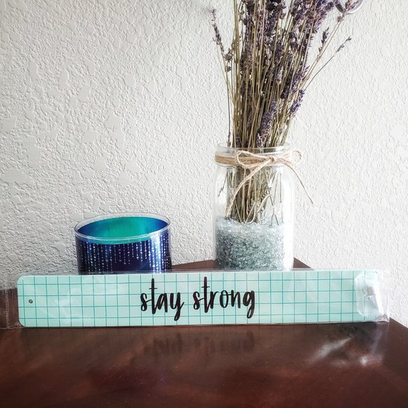 Stay Strong Motivational Metal Hanging Sign Plaque - Picture 4 of 10